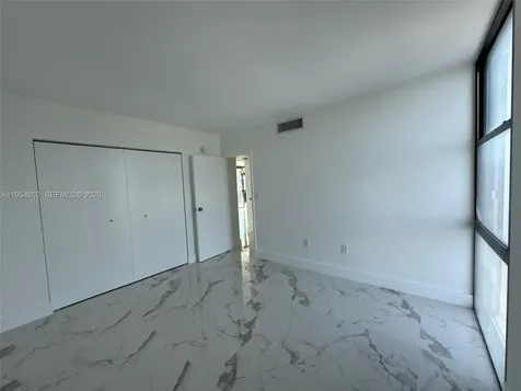 3675 N Country Club Drive Aventura FL 33180