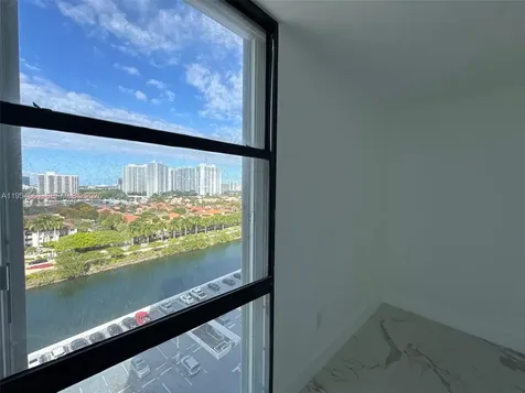 3675 N Country Club Drive Aventura FL 33180
