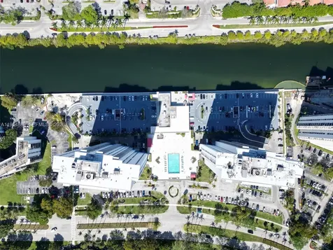 3675 N Country Club Drive Aventura FL 33180