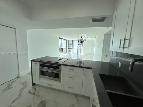 3675 N Country Club Drive Aventura FL 33180