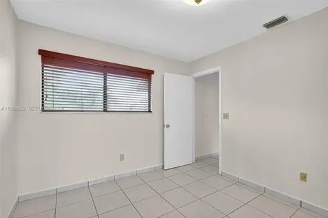 13702 SW 101st Terrace Miami FL 33186