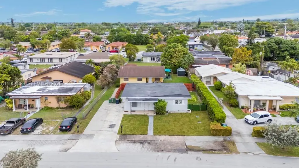 9435-9437 SW 39th Street Miami FL 33165