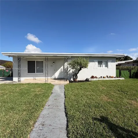 9435-9437 SW 39th Street Miami FL 33165