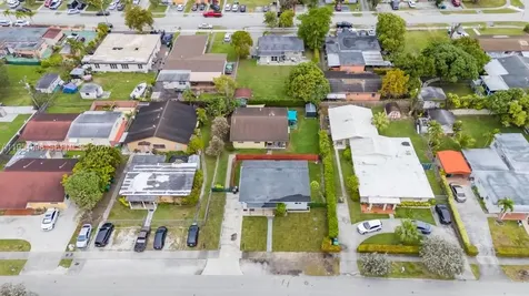 9435-9437 SW 39th Street Miami FL 33165