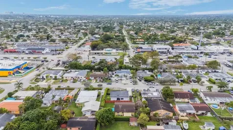 9435-9437 SW 39th Street Miami FL 33165