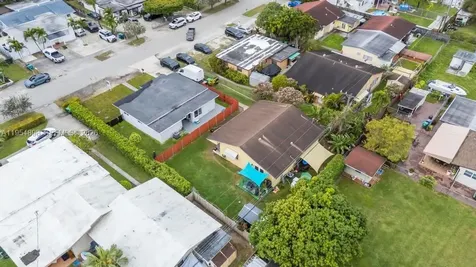9435-9437 SW 39th Street Miami FL 33165