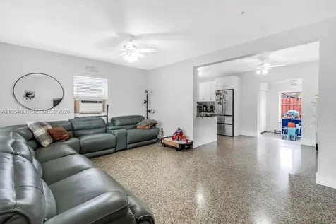 9435-9437 SW 39th Street Miami FL 33165