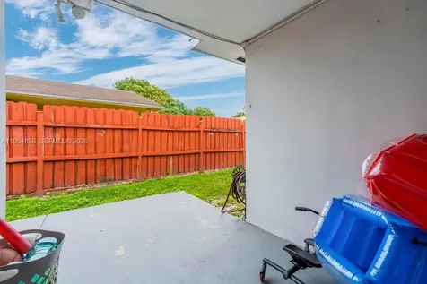 9435-9437 SW 39th Street Miami FL 33165