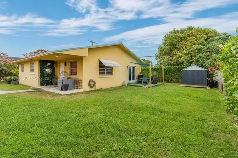 9435-9437 SW 39th Street Miami FL 33165