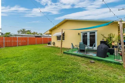 9435-9437 SW 39th Street Miami FL 33165
