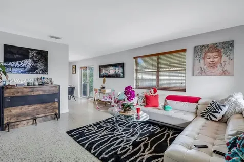 9435-9437 SW 39th Street Miami FL 33165
