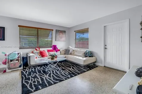 9435-9437 SW 39th Street Miami FL 33165