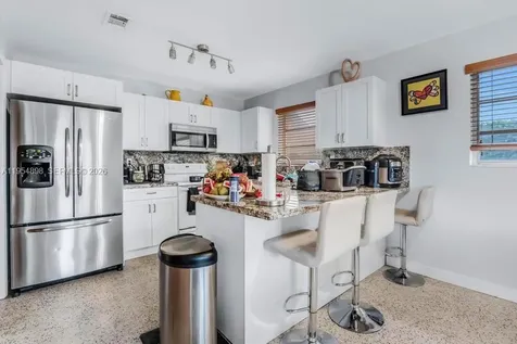 9435-9437 SW 39th Street Miami FL 33165