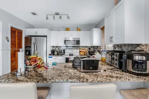 9435-9437 SW 39th Street Miami FL 33165