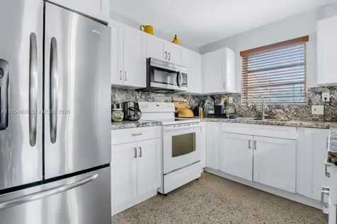 9435-9437 SW 39th Street Miami FL 33165