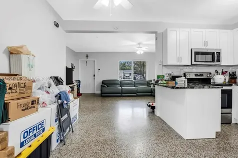 9435-9437 SW 39th Street Miami FL 33165