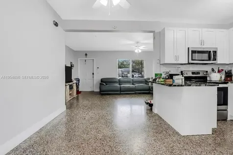 9435-9437 SW 39th Street Miami FL 33165