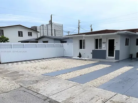 11230 SW 5th Street Sweetwater FL 33174