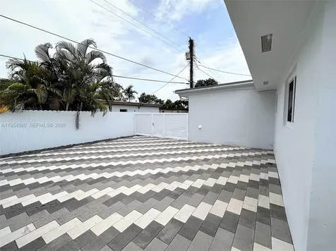 11230 SW 5th Street Sweetwater FL 33174