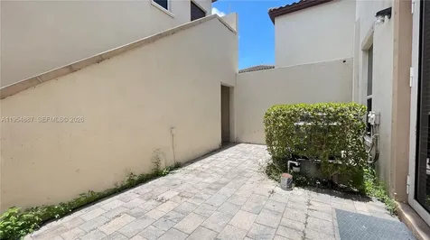 Miami FL 33196
