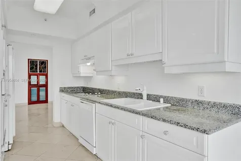 4775 Collins Avenue Miami Beach FL 33140