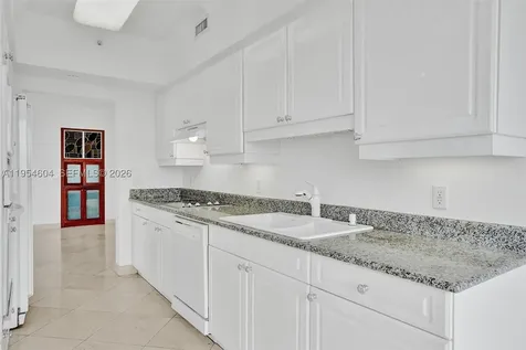 4775 Collins Avenue Miami Beach FL 33140
