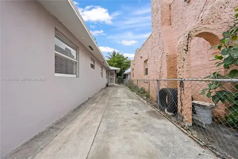 2110 NW 34th Street Miami FL 33142