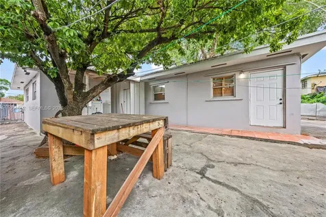 2110 NW 34th Street Miami FL 33142