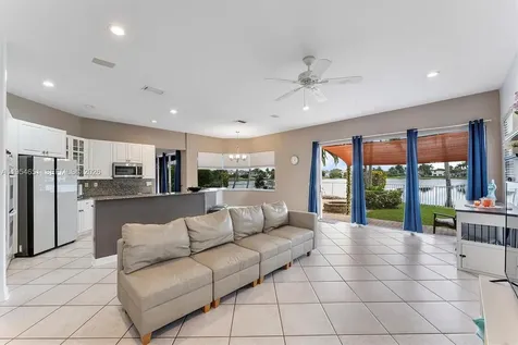 5037 NW 119th Terrace Coral Springs FL 33076