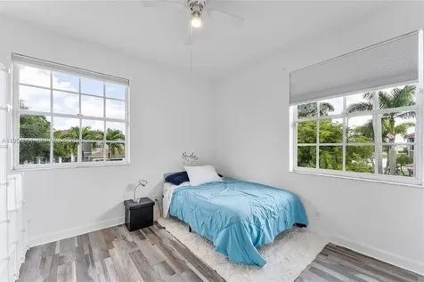5037 NW 119th Terrace Coral Springs FL 33076