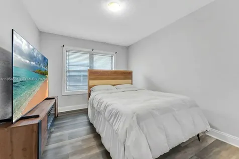 7334 Harding Avenue Miami Beach FL 33141
