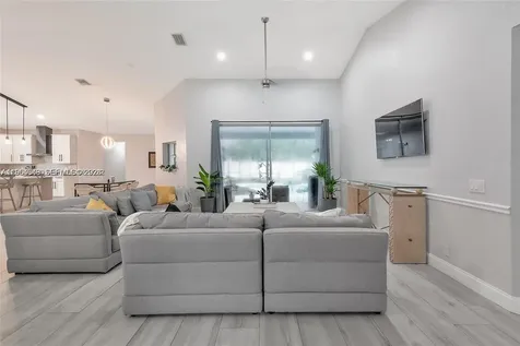 1800 Water Ridge Drive Weston FL 33326