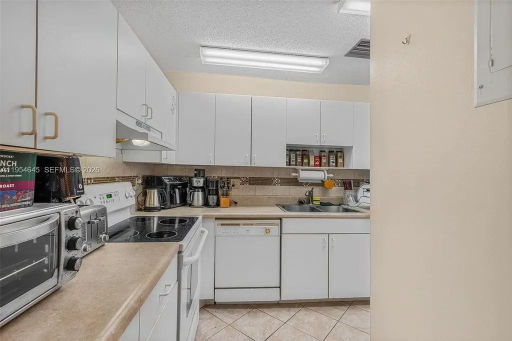 1521 NW 18th Avenue Delray Beach FL 33445