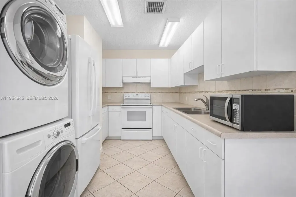 1521 NW 18th Avenue Delray Beach FL 33445