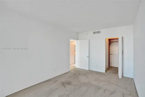 21205 Yacht Club Drive Aventura FL 33180