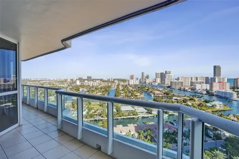 21205 Yacht Club Drive Aventura FL 33180