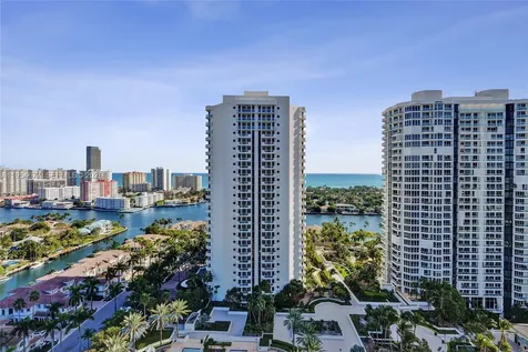 21205 Yacht Club Drive Aventura FL 33180