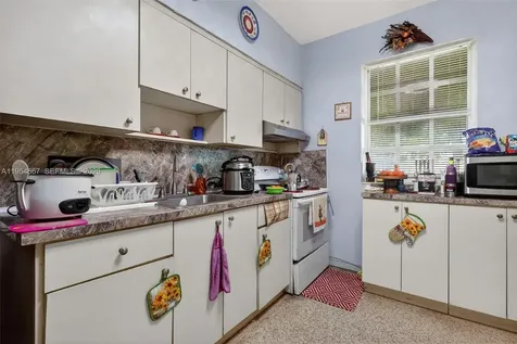 10340 NW 32nd Place Miami FL 33147