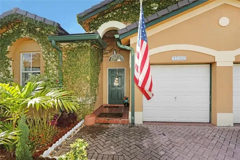 15382 SW 16th Terrace Miami FL 33185
