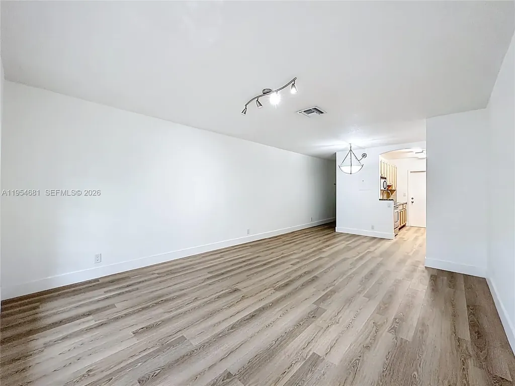 2424 SE 17th Causeway Fort Lauderdale FL 33316