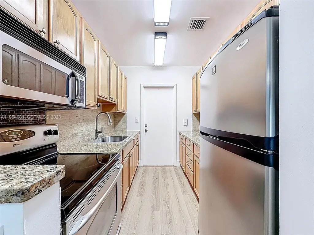 2424 SE 17th Causeway Fort Lauderdale FL 33316