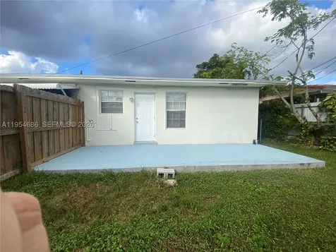 11350 SW 3rd Street Sweetwater FL 33174