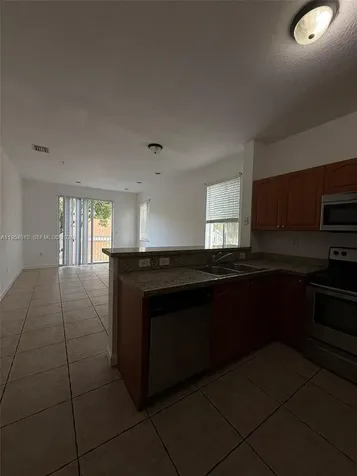 17640 NW 73rd Avenue Hialeah FL 33015