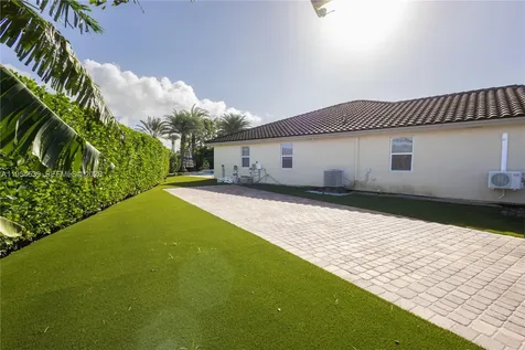 2133 NW 14th Place Homestead FL 33030