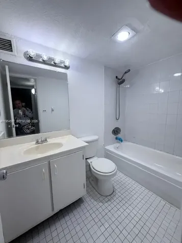 4550 NW 9th Street Miami FL 33126