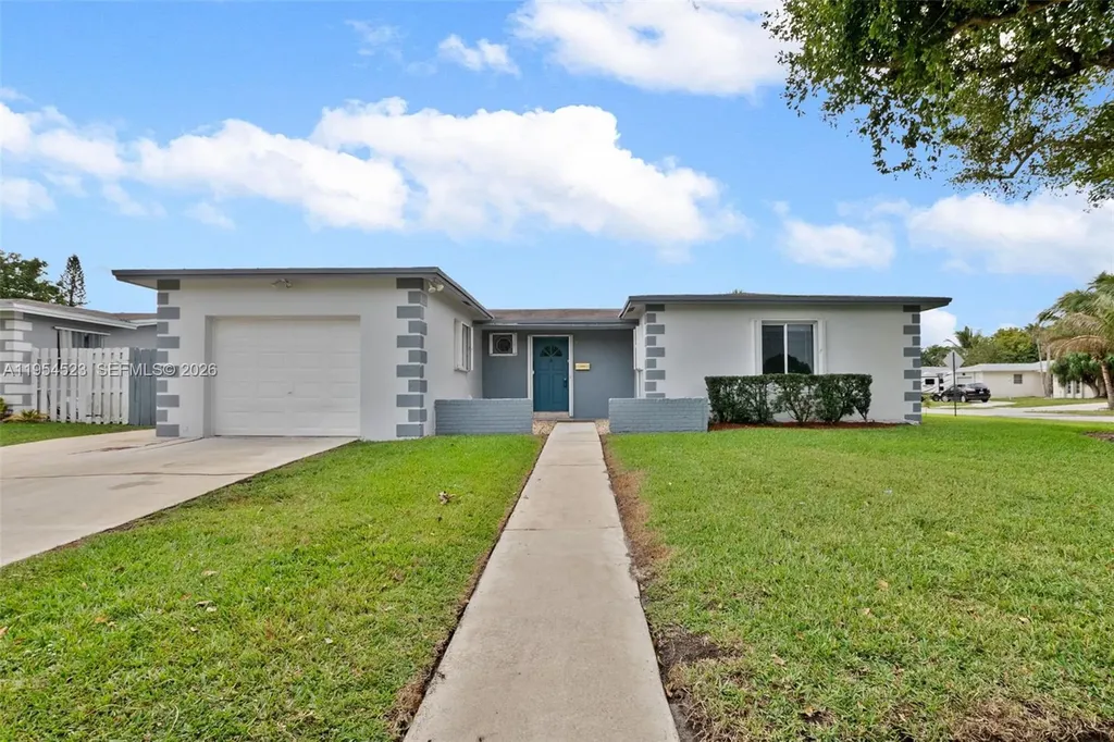 6572 SW 8th Court North Lauderdale FL 33068
