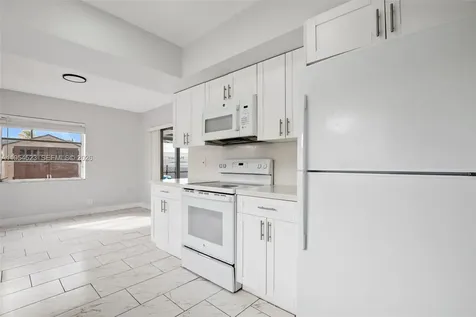 6572 SW 8th Court North Lauderdale FL 33068