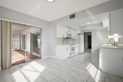 6572 SW 8th Court North Lauderdale FL 33068