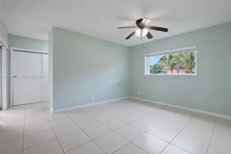 6572 SW 8th Court North Lauderdale FL 33068