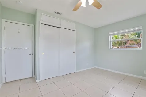 6572 SW 8th Court North Lauderdale FL 33068